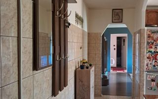 Vand apartament cu 3 camere in micro 16 Satu mare - Poză 1