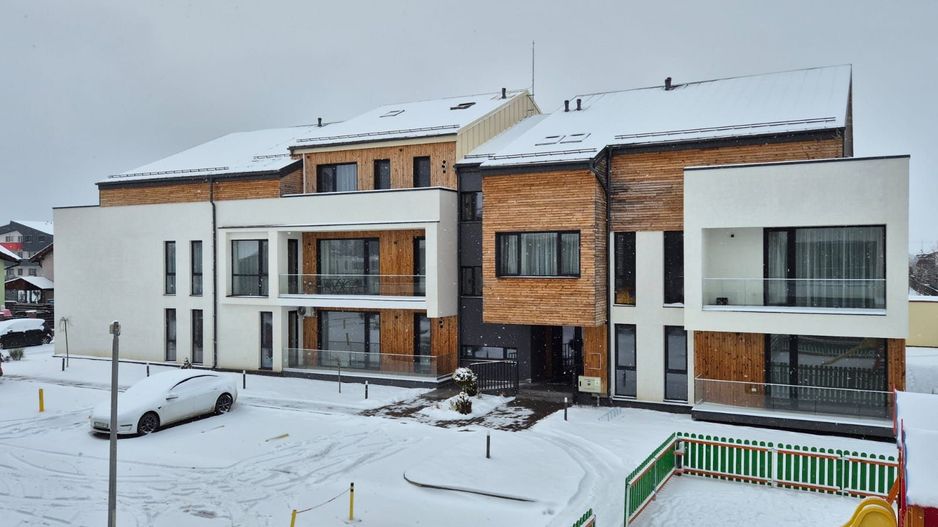 La PRIMA  închiriere, apartament spatios, într-o zonă de case,, loc parcare, - Poză 1