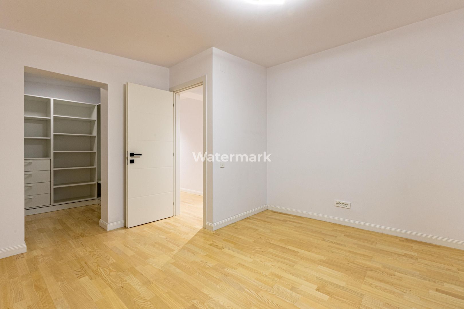 Apartament cu 4 camere de închiriat în zona Alexandru cel Bun - Poză 10