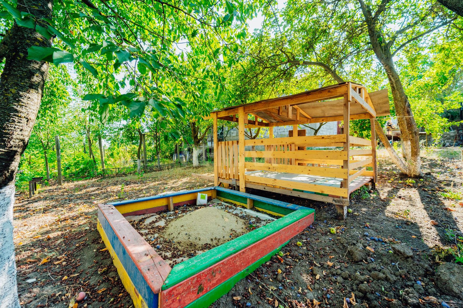 SE VINDE CASĂ DE VACANȚĂ ÎN TRUȘENI | TEREN 7,34 ARI - Poză 10