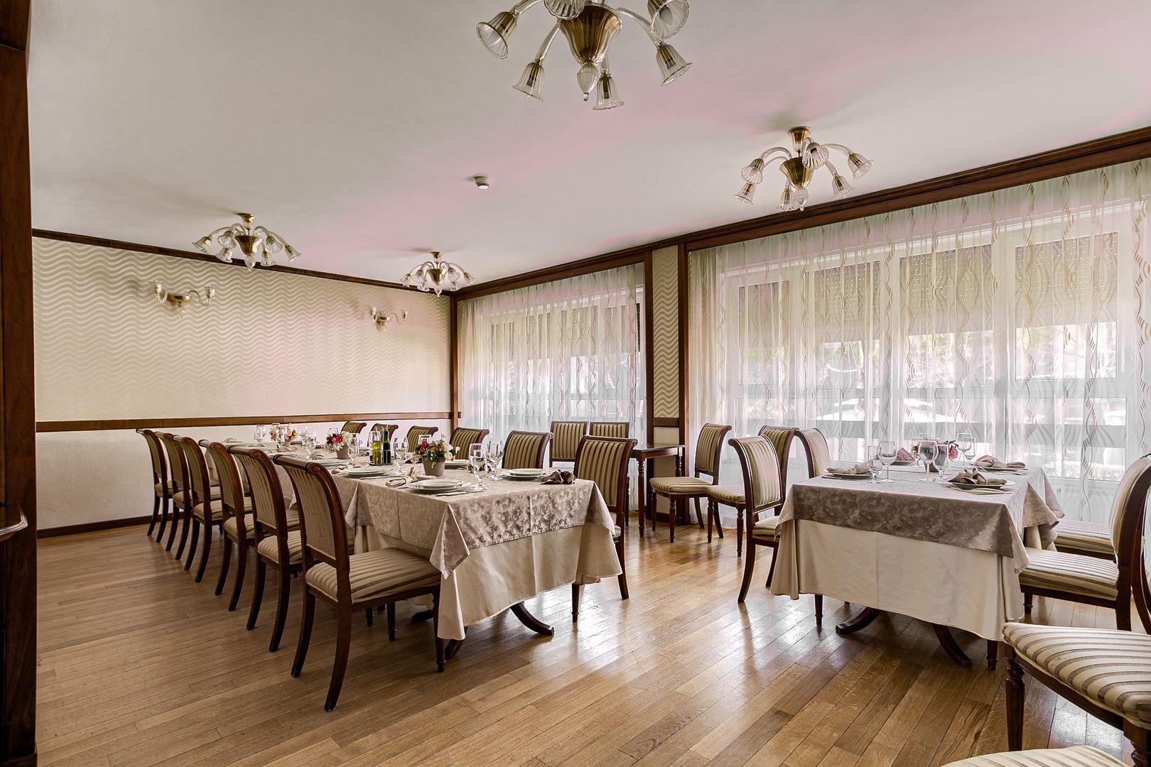 Oportunitate de investiție: Hotel Best Western de 4 stele Arad - Român - Poză 10