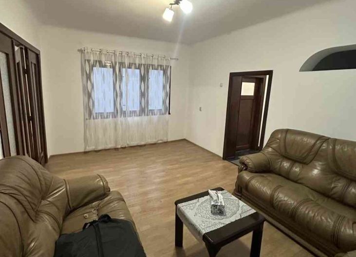 Apartament 3 camere, în vilă Ultracentral, etaj 1, Piano Nobile, curte. - Poză 2