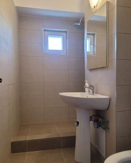 Garsoniera renovata, 2 minute metrou Tineretului, balcon inchis - Poză 7