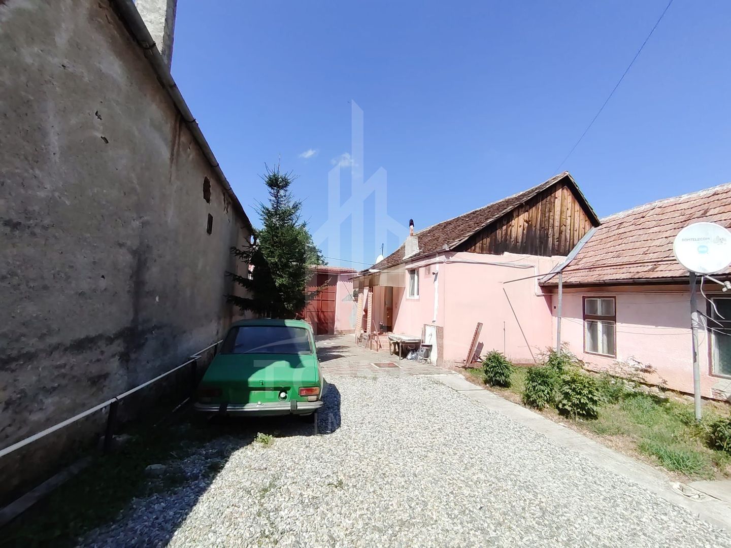 Casă cu garaj și spațiu pentru activitate auto, de vânzare în Rusciori - Poză 12
