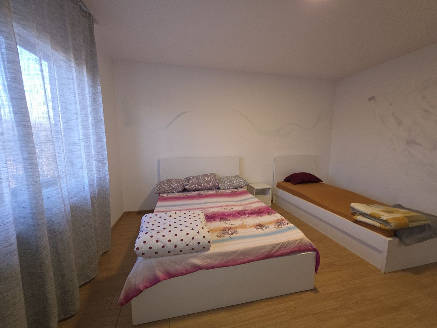 Tunari! Vila de inchiriat, pretabila pentru 15 - 20 muncitori - Poză 10