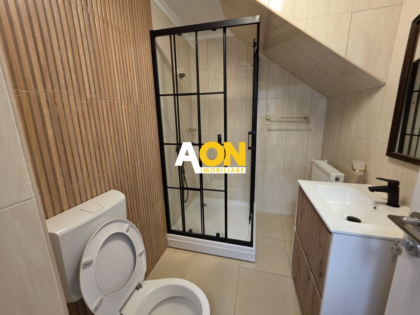 Apartament 5 camere, renovat, 68 mp utili + mansarda 52 mp,  Cetate - Poză 10