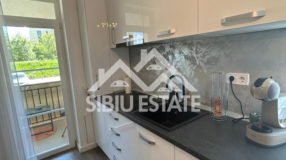 Apartament mobilat-utilat, cu 2 camere, balcon, parcare si boxa - Poză 5