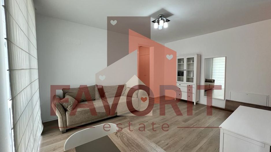 Mobilat si utilat. Vedere la padure. Parcare cu bariera - Poză 1