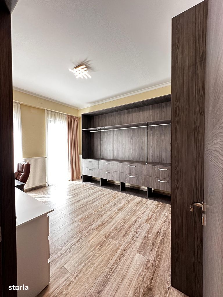 Apartament 3 camere lux, terasă privată, loc parcare inclus,lângă Universitate - Poză 3