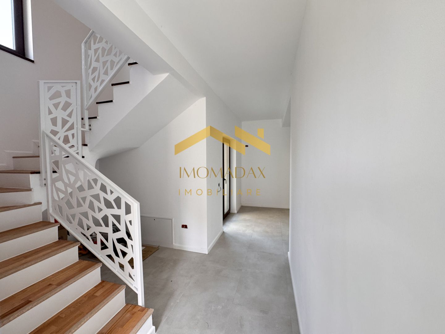 Utvin-4 camere-Predare la Cheie - Poză 3