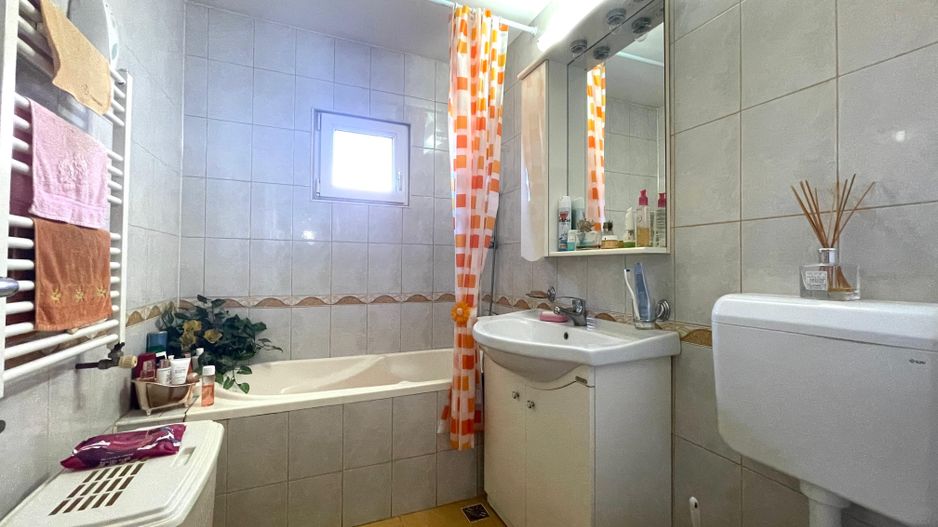 Apartament zona Soarelui - 3 camere - etaj 3 - Poză 9