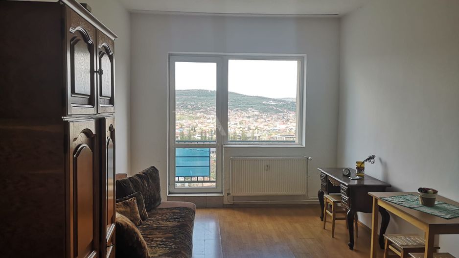 Apartament luminos cu vedere panoramică - Poză 2