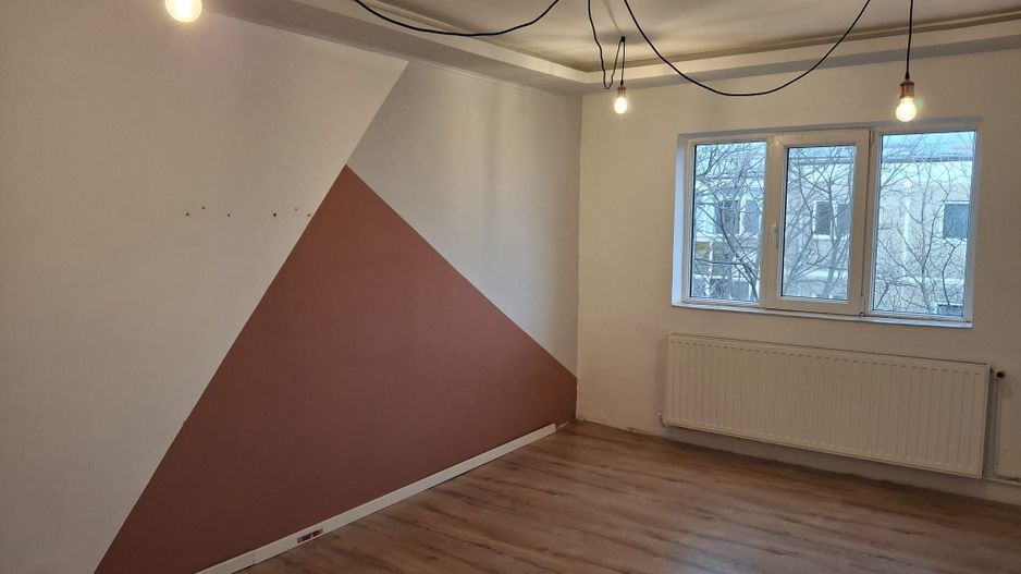 Aradului Vest | 3 camere | Decomandat | Centrală proprie - Poză 1