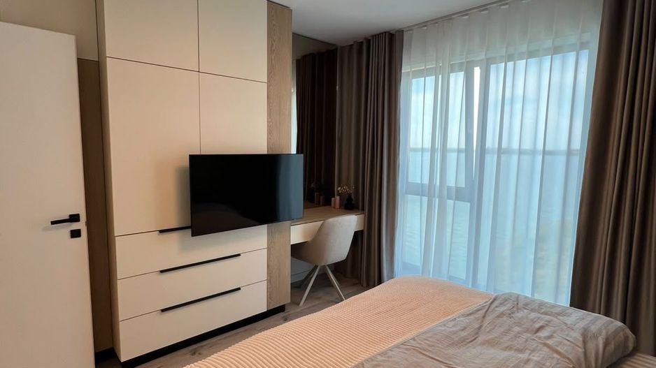 Apartament 2 camere Mamaia | Vedere frontală la lac | mobilat modern - Poză 9