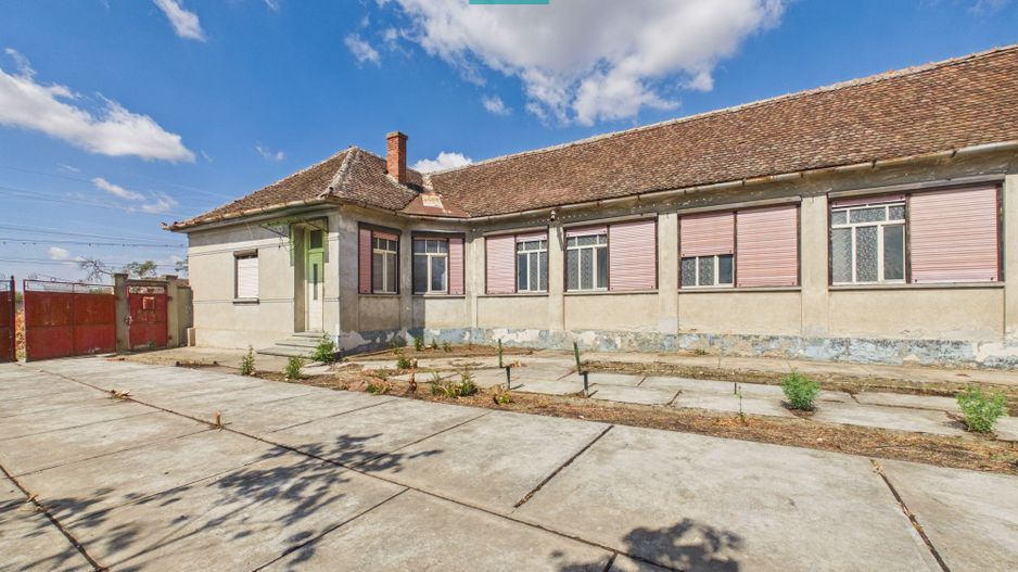 Casă cu potențial și teren 1.440 mp  - Sântana - Poză 3