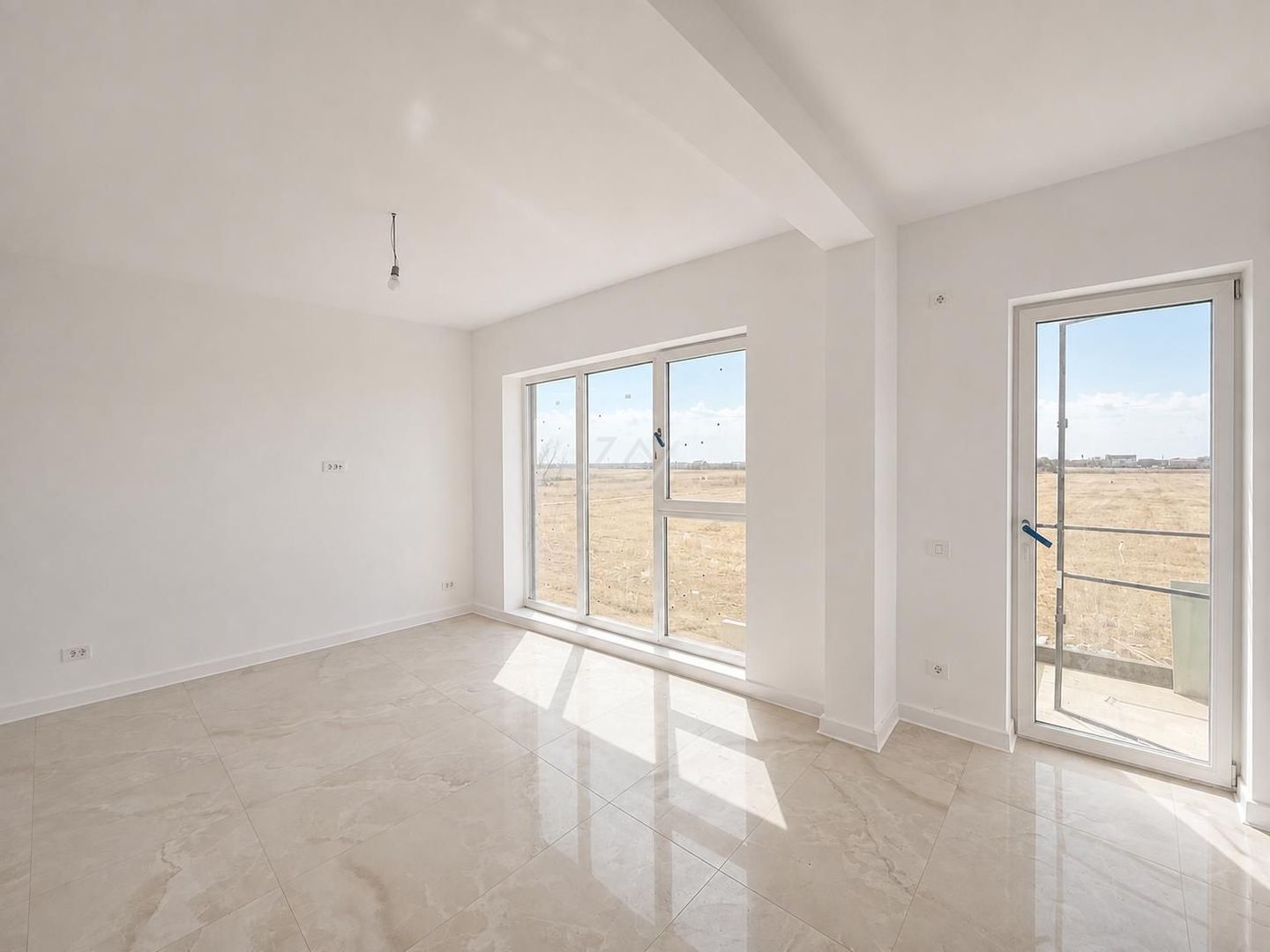 Bloc nou. Apartament cu 3 camere spations. 2 Bai. Etaj 1 - Poză 2