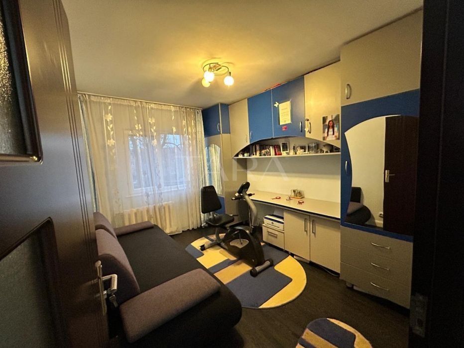 Apartament cu 4 camere decomandat, ideal pentru o familie! - Poză 5
