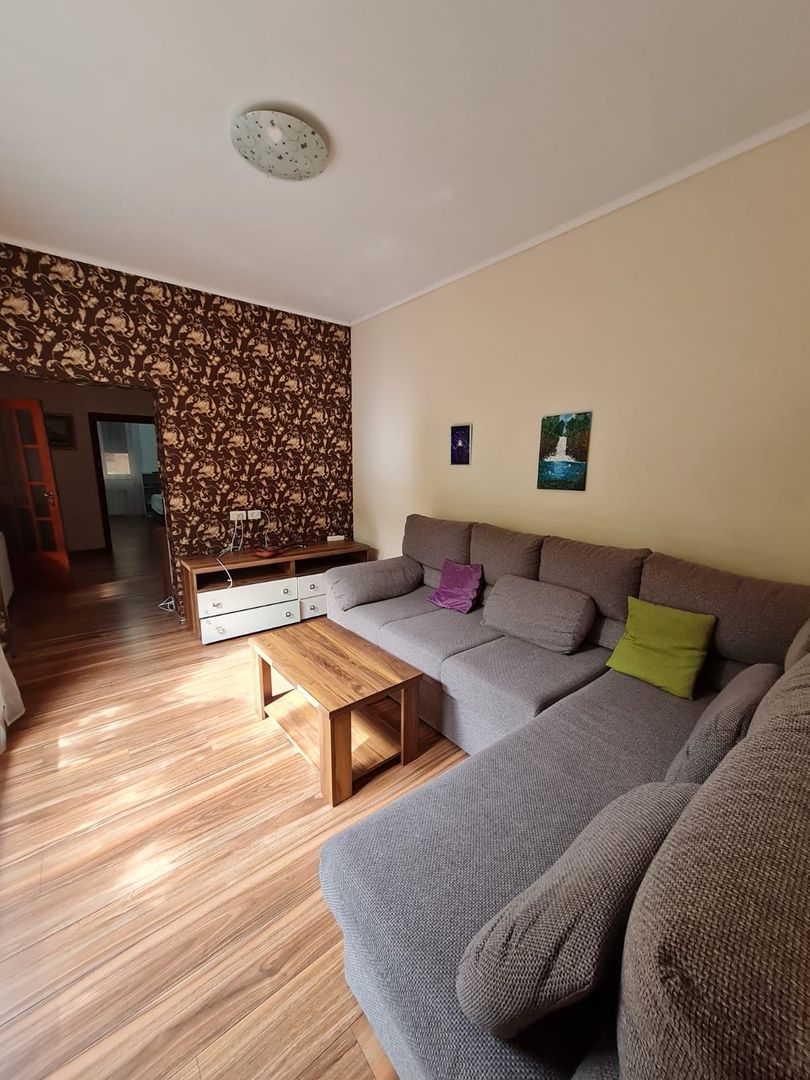 Casa cocheta zona Lipovei - Poză 1