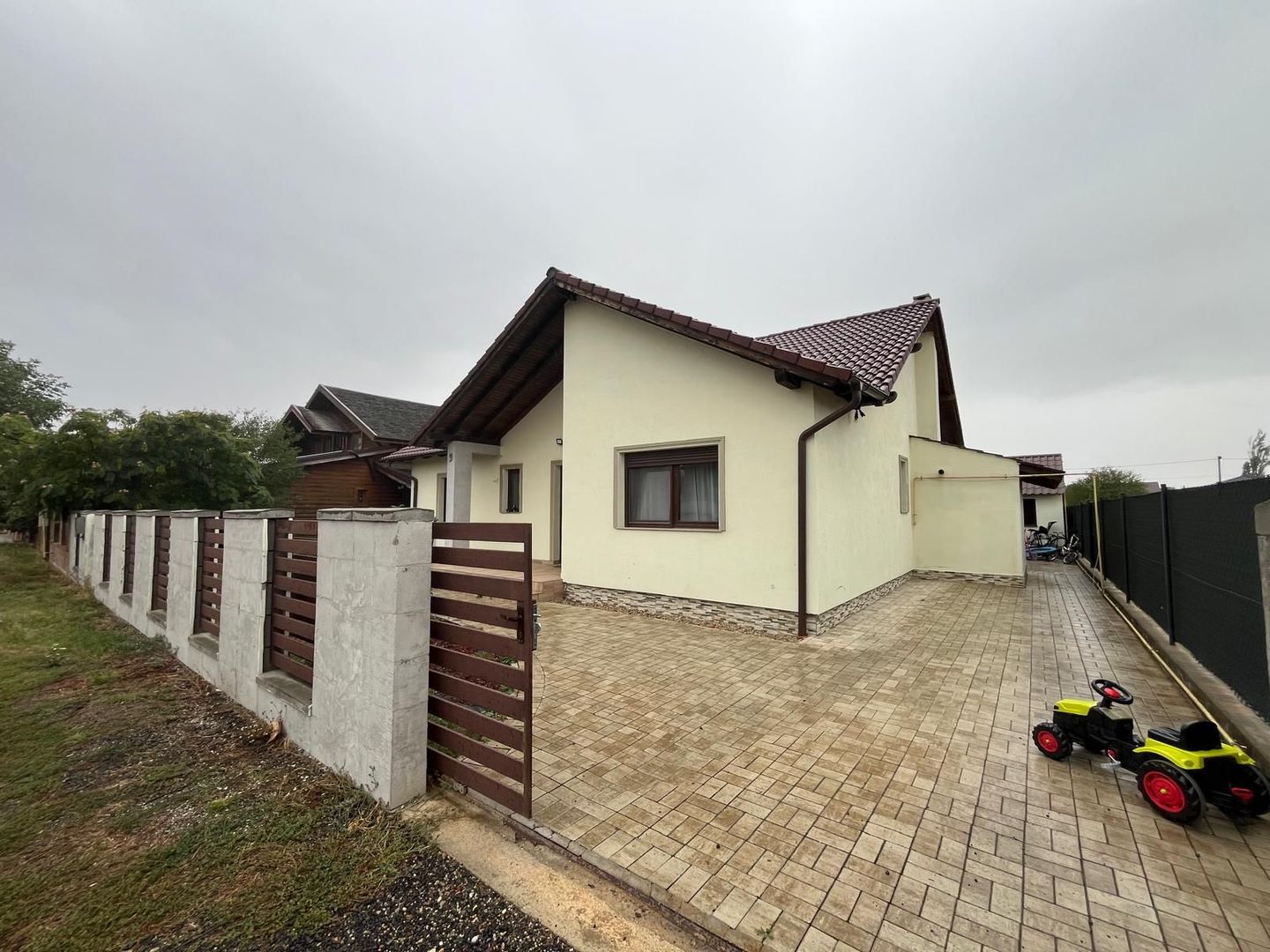 Casa modernă în Vladimirescu - Poză 3