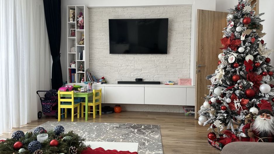 Apartament 2 camere decomandat-55mp, etaj 4/4 cu lift,loc de parcare - Poză 1