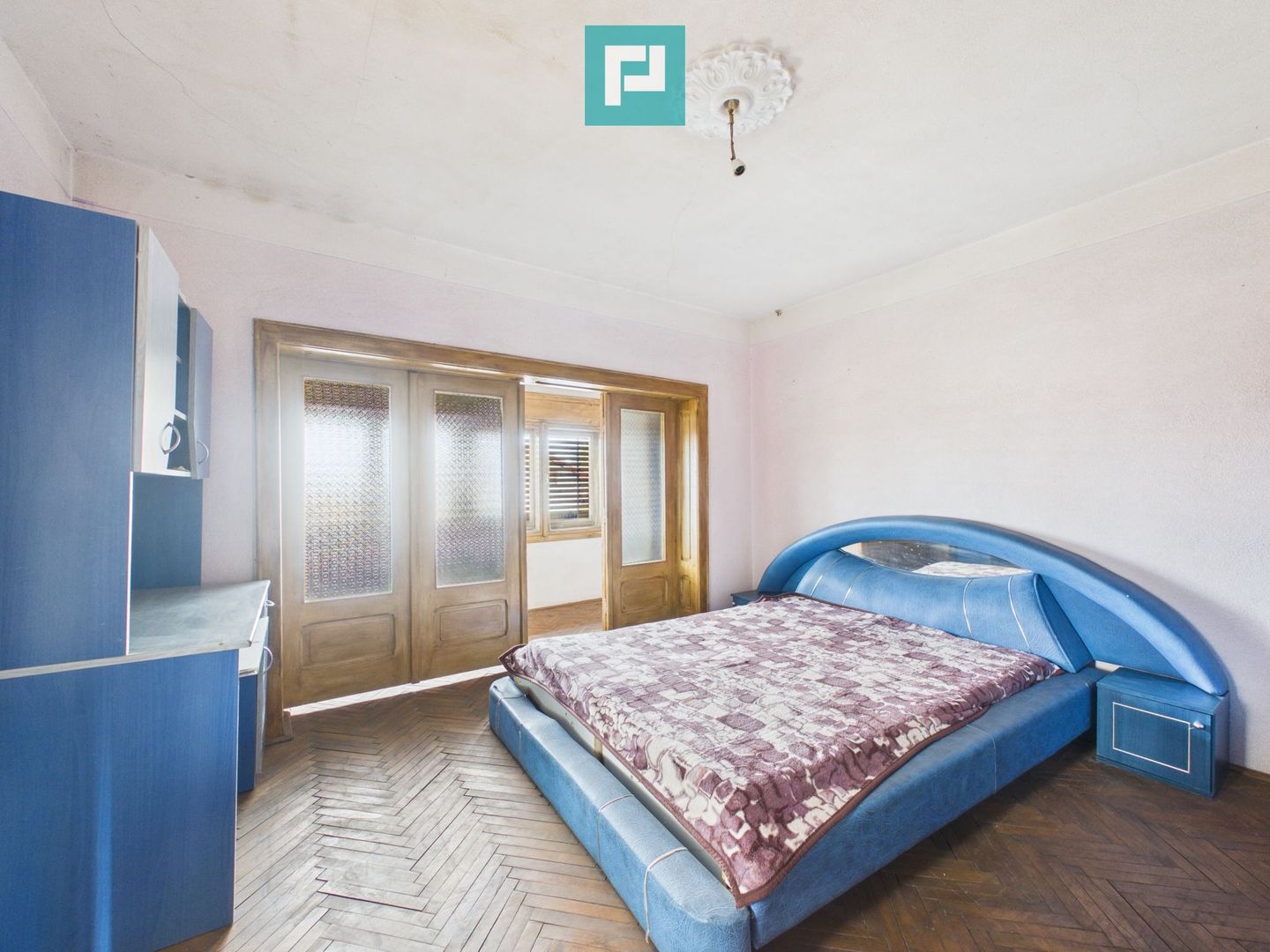 Casă P+M cu grădină generoasă în Ineu - Poză 3