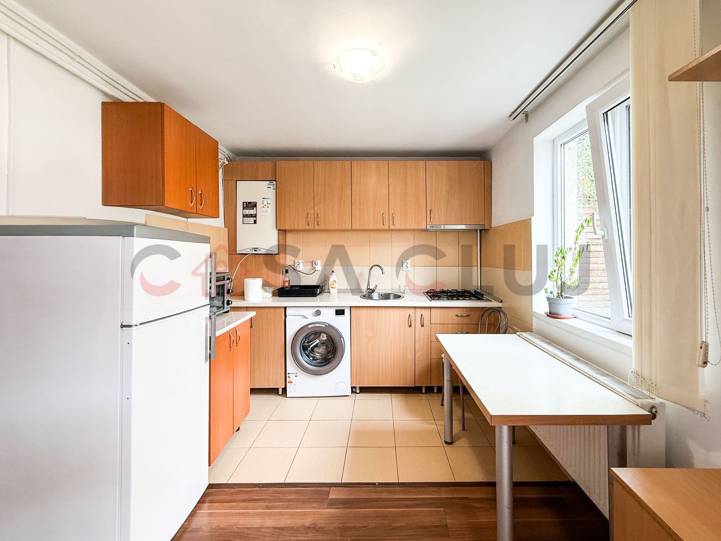 Apartament la casa cu curte si 2 locuri de parcare,Marasesti - Poză 5