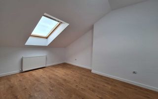 Apartament cu 4 camere tip mansardă,  Floresti. - Poză 3