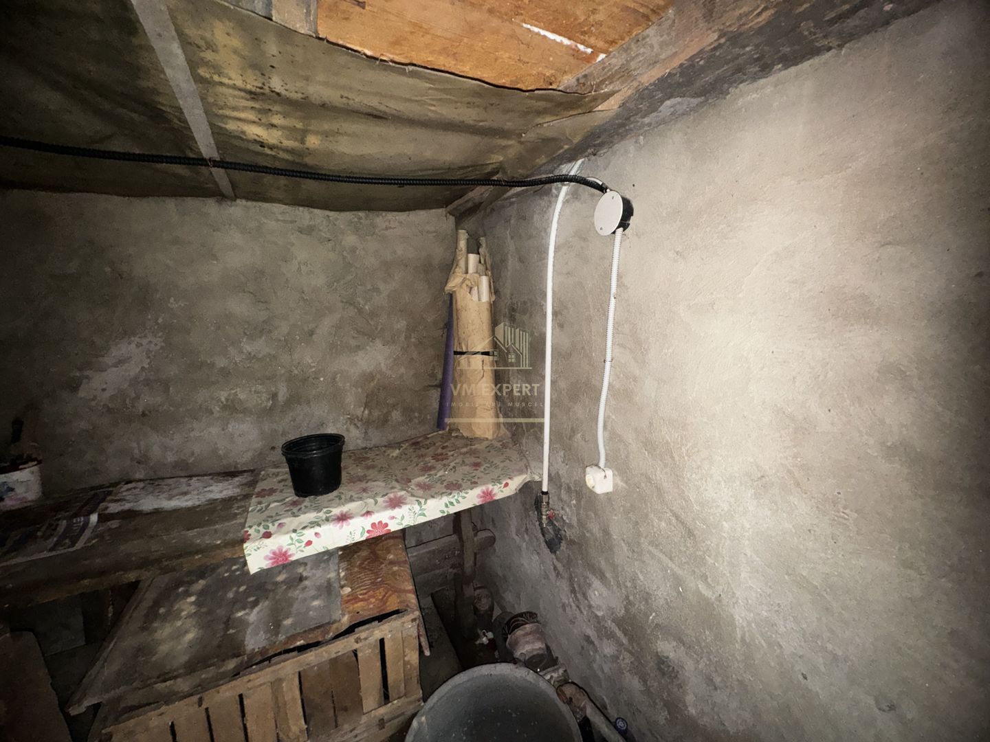 CASA 3 CAMERE, PLUS ANEXE, TEREN 2141 MP, BEREVOIESTI, ARGES - Poză 38