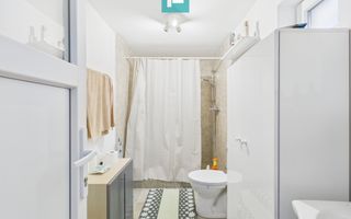 Casă cu 4 camere în Curtici pentru investiții - Poză 9