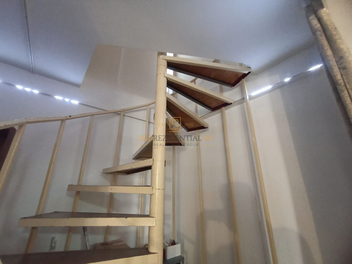 Casa spatioasa cu 7 camere, zona Bd. Brancoveanu, acces facil metrou - Poză 13