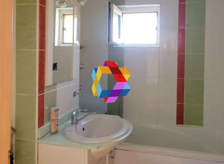 Apartament cu patru camere, zona Grivitei 80mp - Poză 6