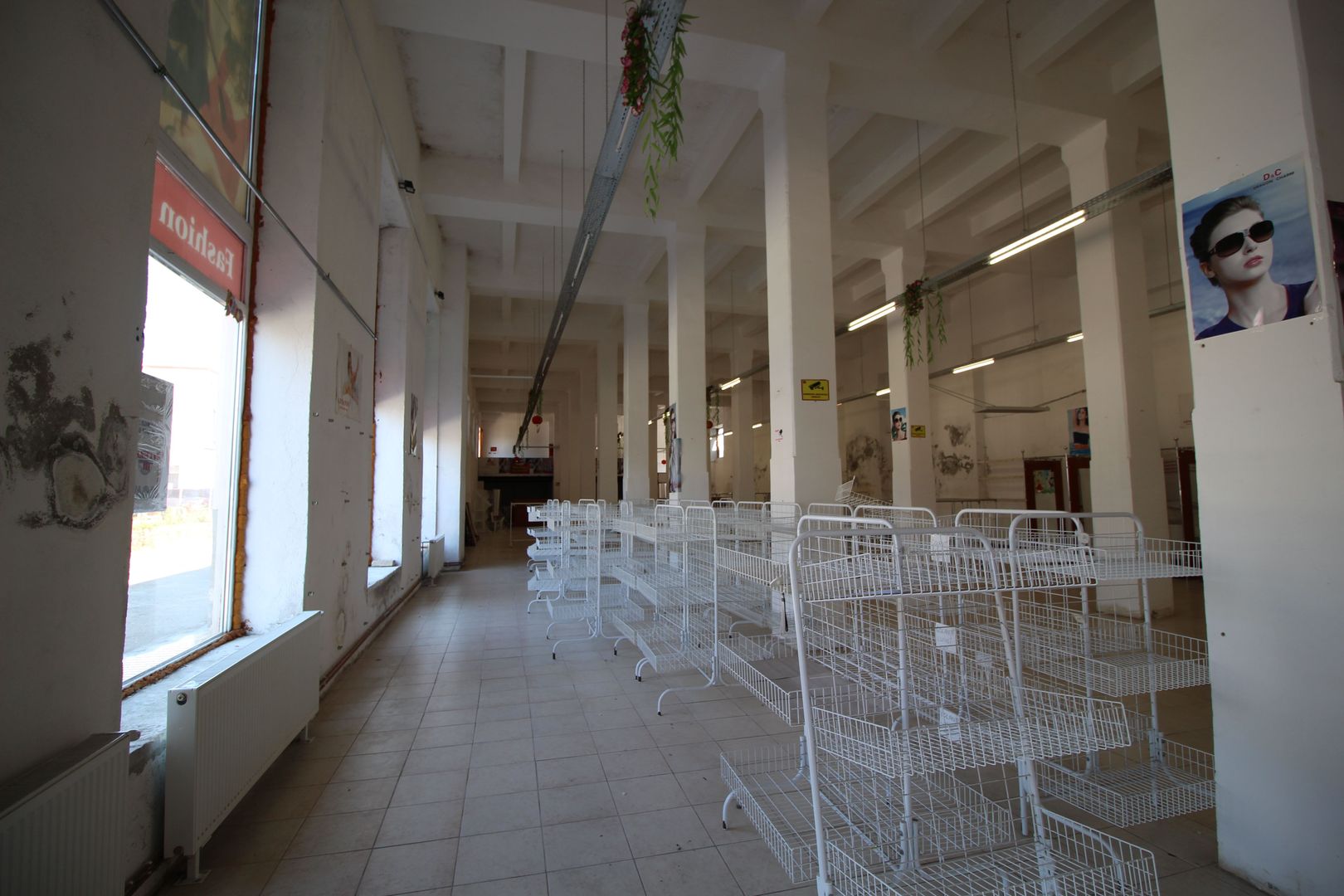 Spatiu comercial tip hala - zona semicentrala - Poză 23