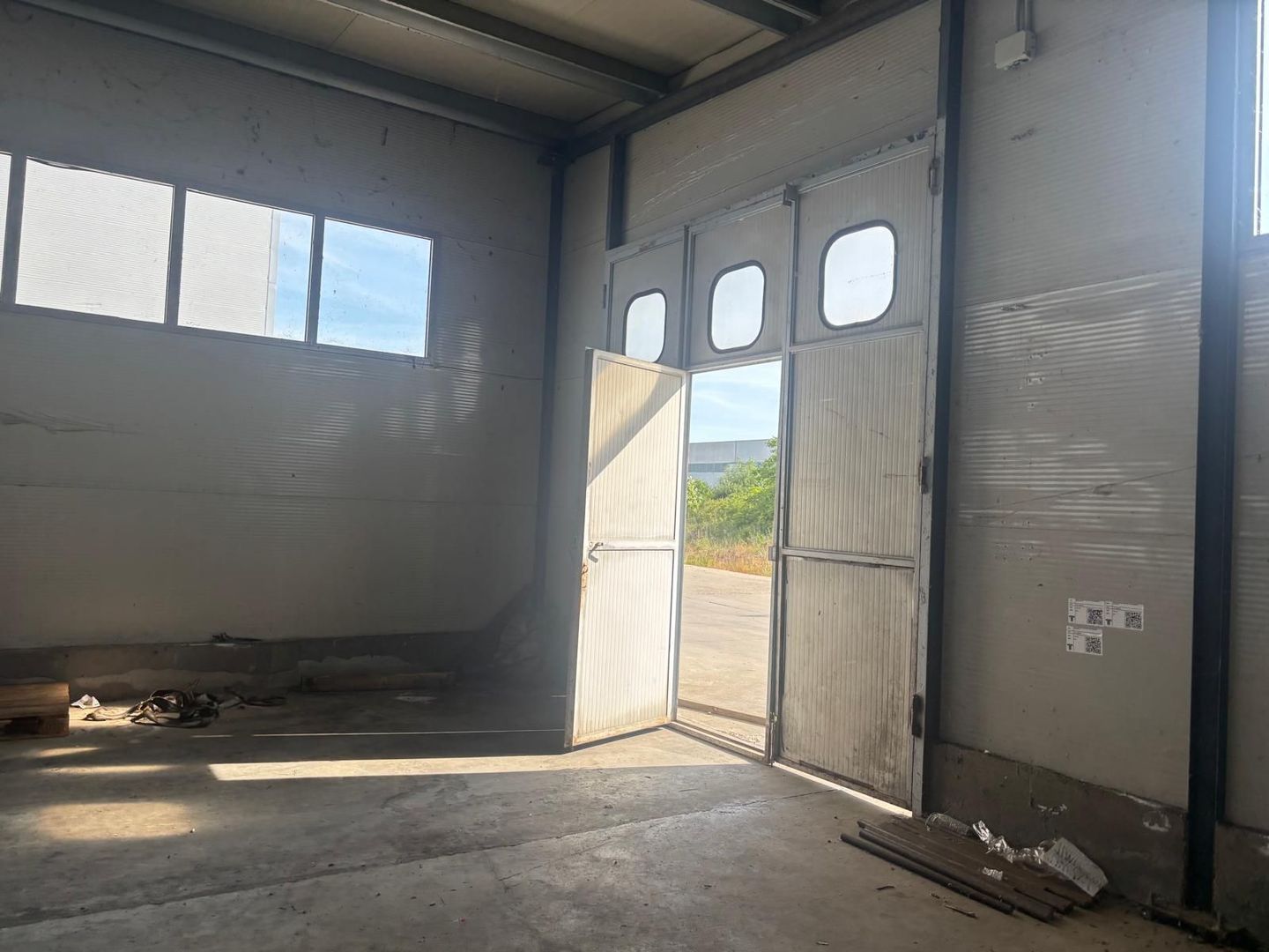 Depozit cu showroom de inchiriat de 1600 mp - Poză 19