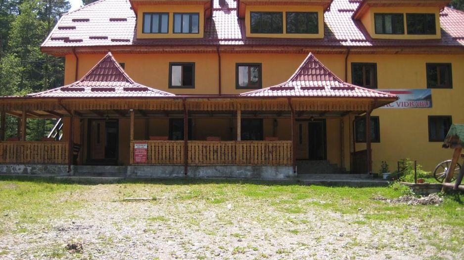 Priveliste catre Lacul Vidraru, teren 2100mp, vad turistic permanent - Poză 3