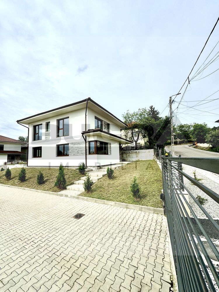 Casa individuala 193 mp,  teren 539 mp, Chinteni - Poză 1