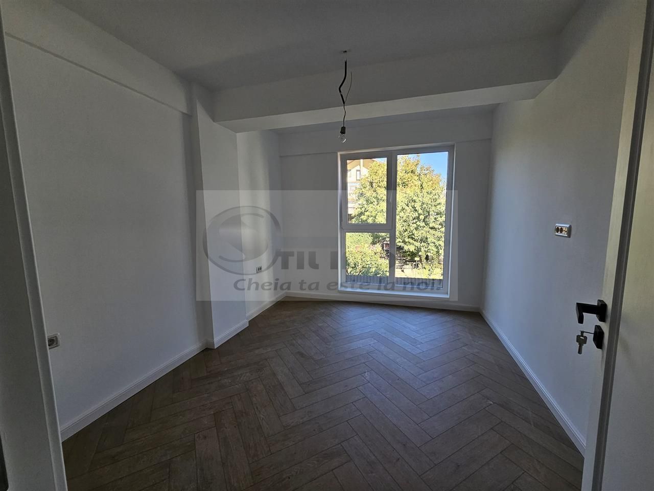 Apartament exclusivist dispus P+1E  - 82mp - Poză 9