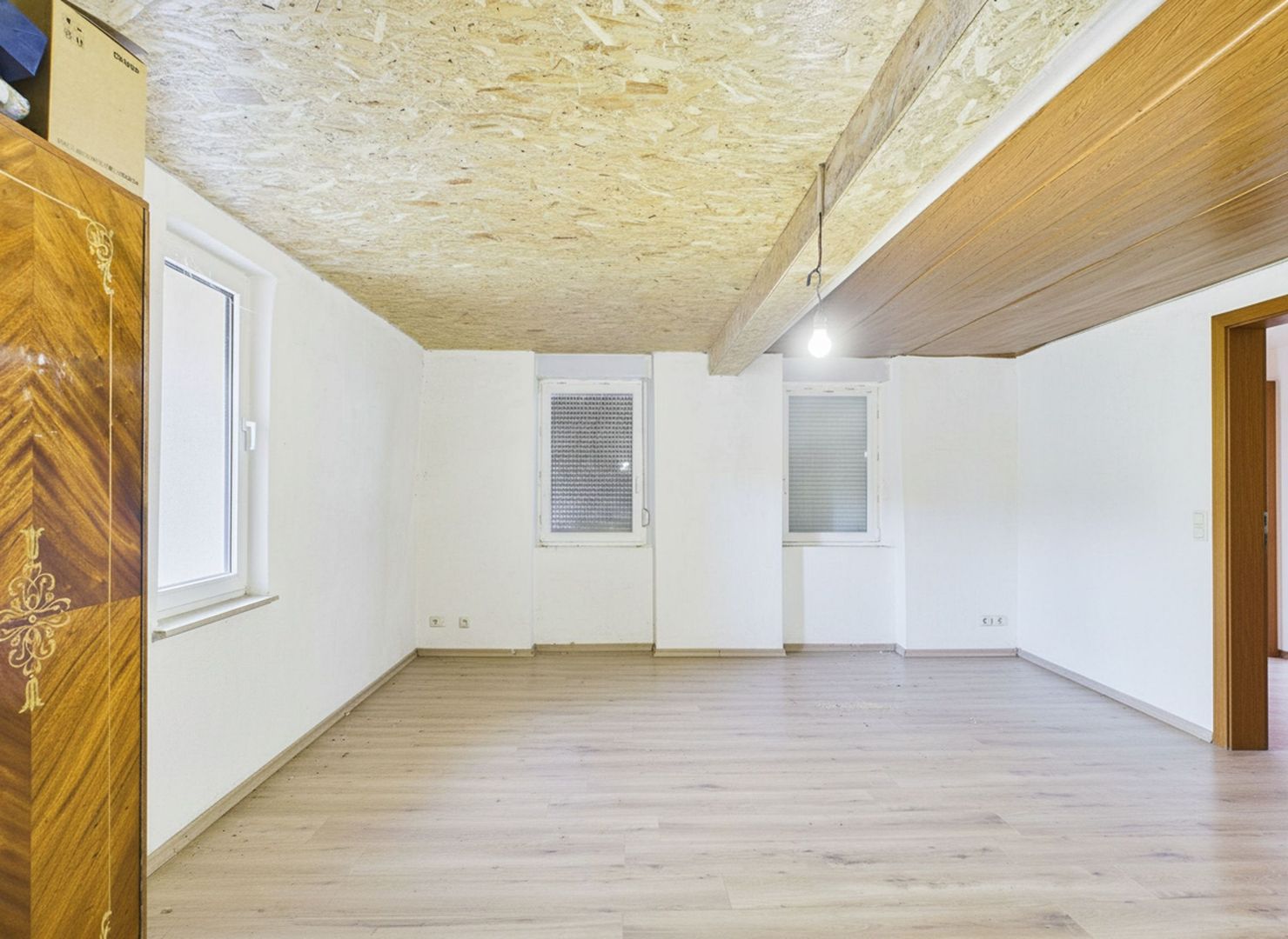 Casă  Sântana cu 3 camere și panouri fotovoltaice - Poză 4