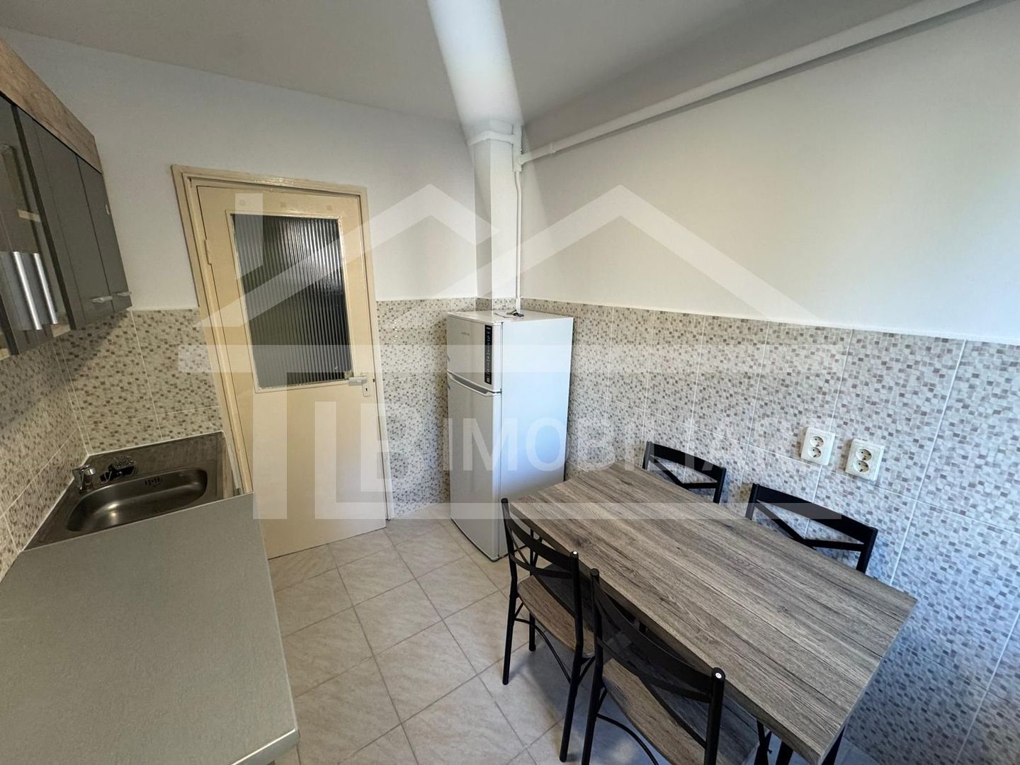 Apartament cu 2 camere, 56mp, zona UMFST - Poză 8