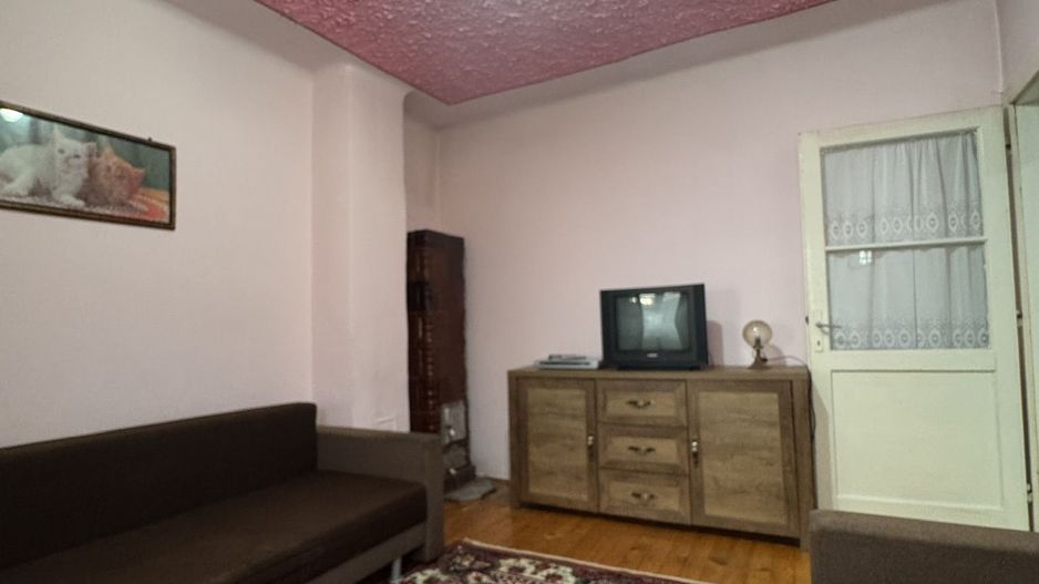 De vânzare Casă în Grădiște, curte + grădină proprie generoasă Arad - Poză 15