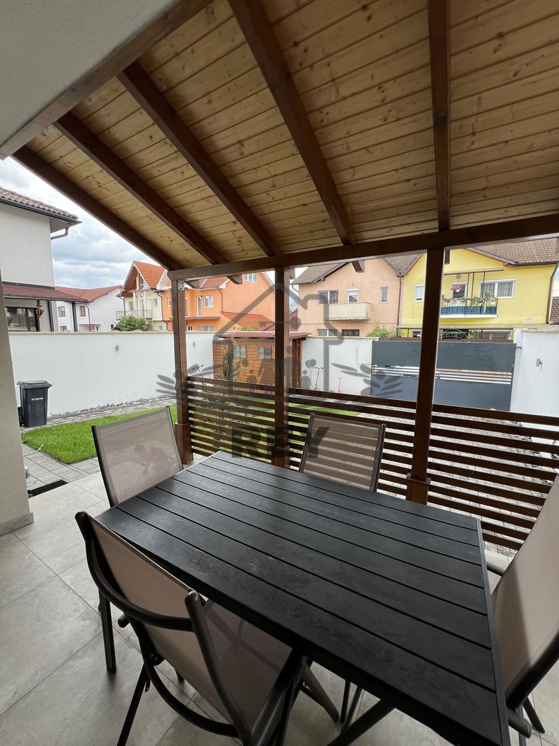 Casă de tip triplex la vânzare 6 camere /Șelimbăr /Secția 1 de Poliție - Poză 17