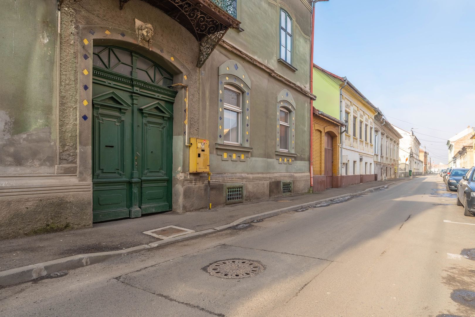 Apartament central, spațios, ideal pentru familie numeroasă. - Poză 1