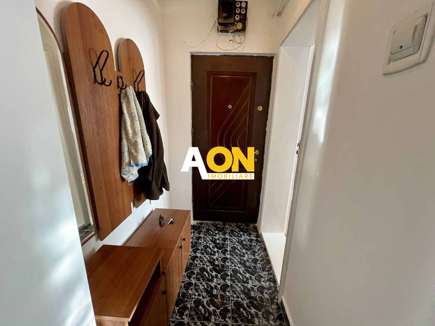Apartament cu 3 Camere, Etaj 1, Decomandat, Zonă Ultracentrală - Poză 12