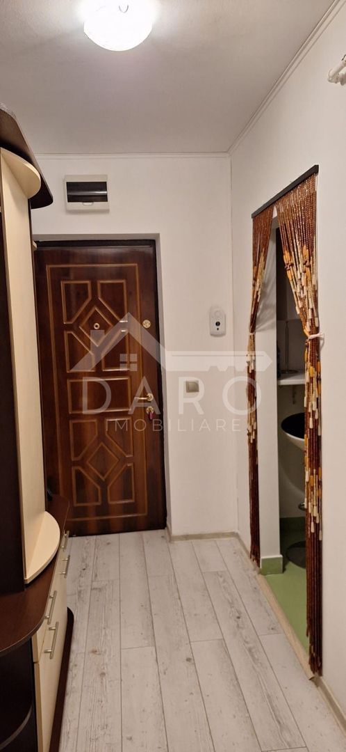 Închiriez apartament central  cu 2 camere - Poză 3