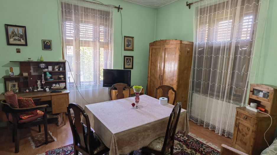 Casa vacanta,investitie  in Gurahont cu teren generos - Poză 6