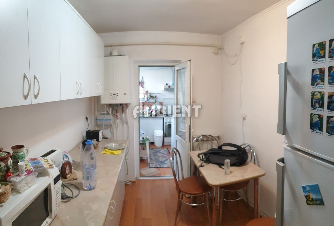 Apartament 2 camere, etaj 3, zona Donici; - Poză 1