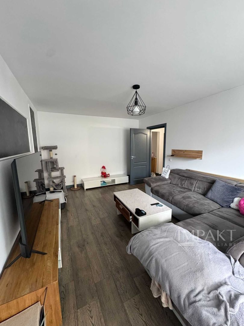 Apartament cu 4 camere, decomandat, garaj, Cartier Mărăști! - Poză 1