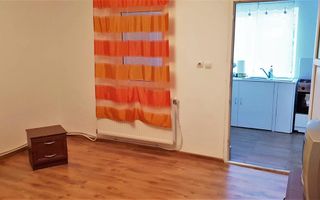 Casa de inchiriat, 2 camere, 250 mp teren, curte comuna, zona Centru - Poză 9