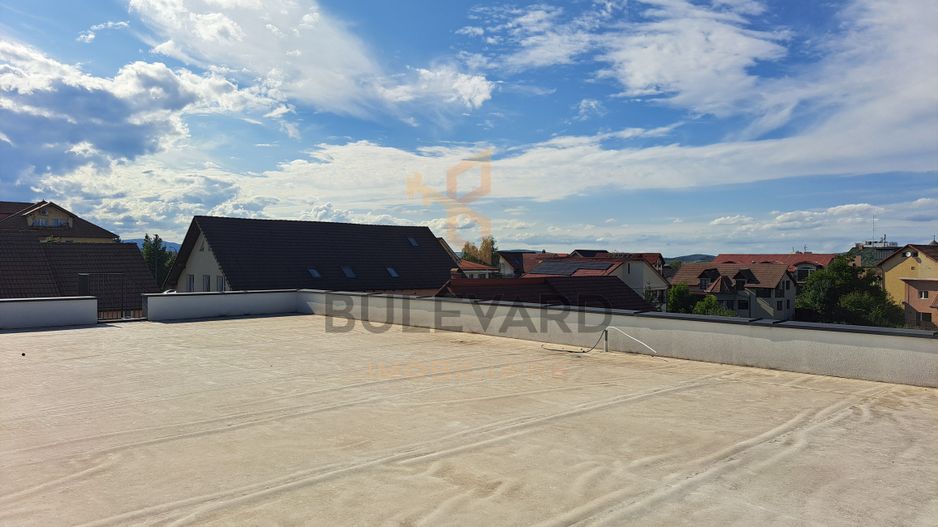 Penthouse 150 mp utili+ terase 200 mp+ 2 parcari subterane +curte 120 mp - Poză 13