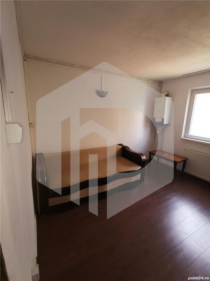 Garsoniera - Etaj 1 - Mobilata si Utilata - Broscarie - Poză 2