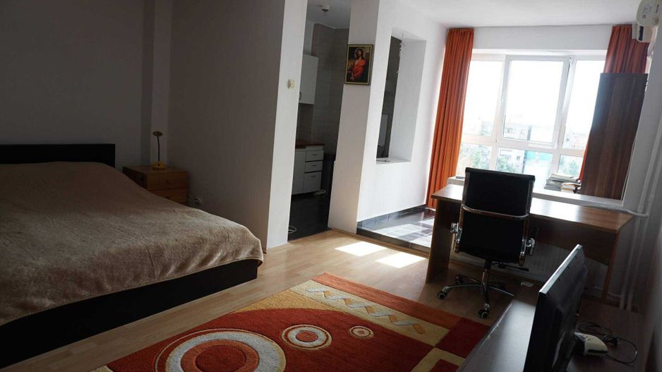 Garsoniera spatioasa, 5 min metrou Titan, vedere panoramica, moderna - Poză 2